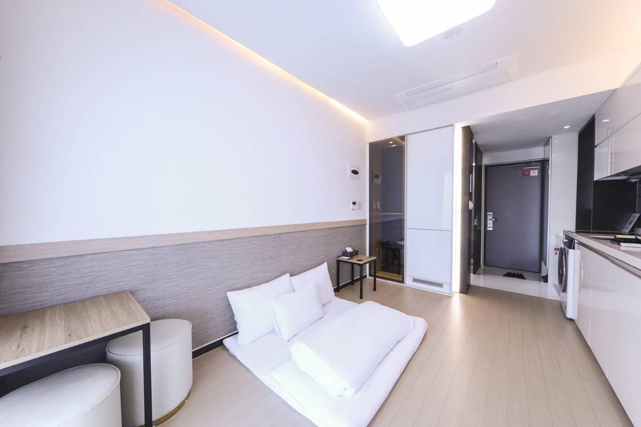 Skytop Hotel Incheon Airport Екстер'єр фото