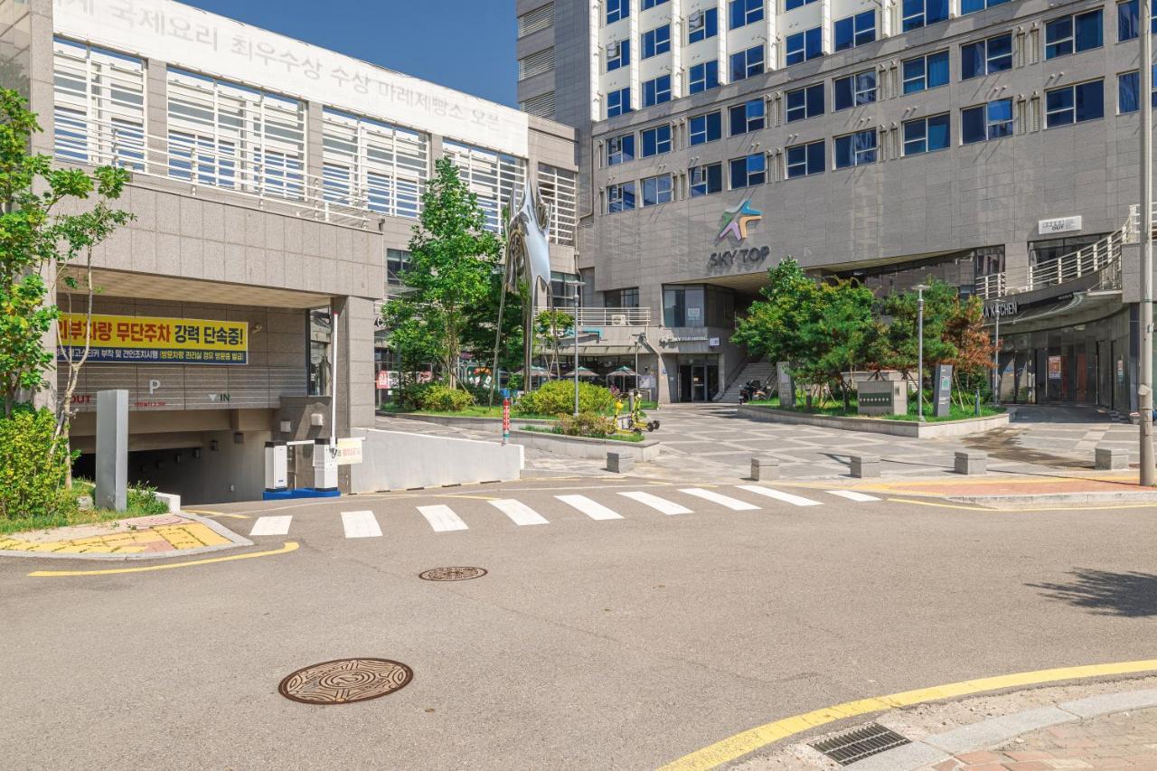 Skytop Hotel Incheon Airport Екстер'єр фото